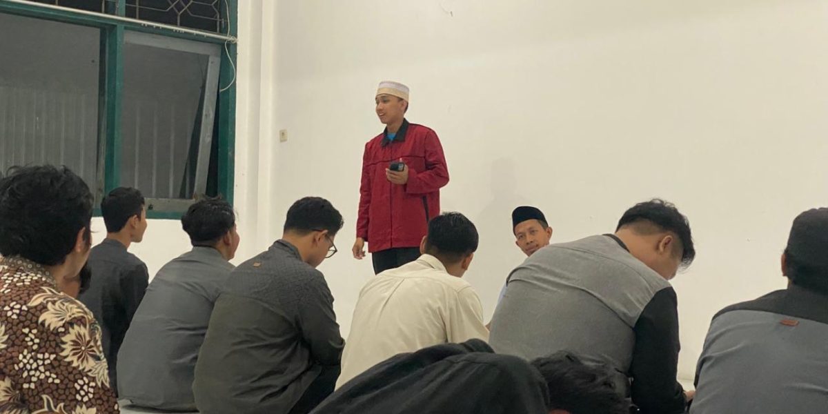 Ketua BEM memberi sambutan